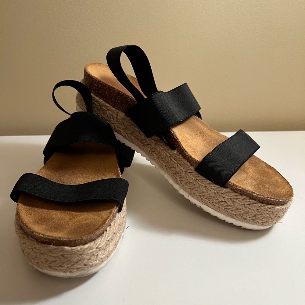 Women’s Steve Madden Platform Sandals Black and Tan